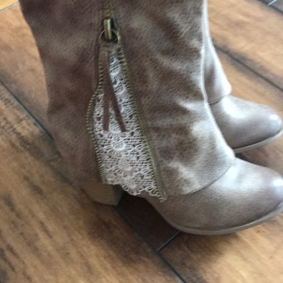 Not rated boots - Picture 3 of 4